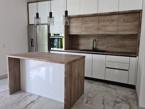 House Pine tree - Unit 371038-13