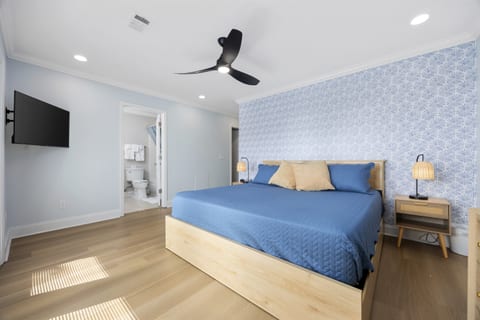 [Master bedroom] including private balcony with Ocean view ready for you to enjoy your morning coffee or afternoon break.
