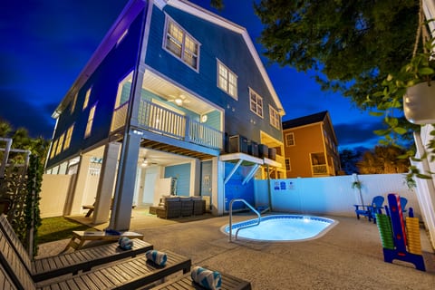 Night time is the best time to enjoy the outdoor area. A warm pool, bbq and great company await.
