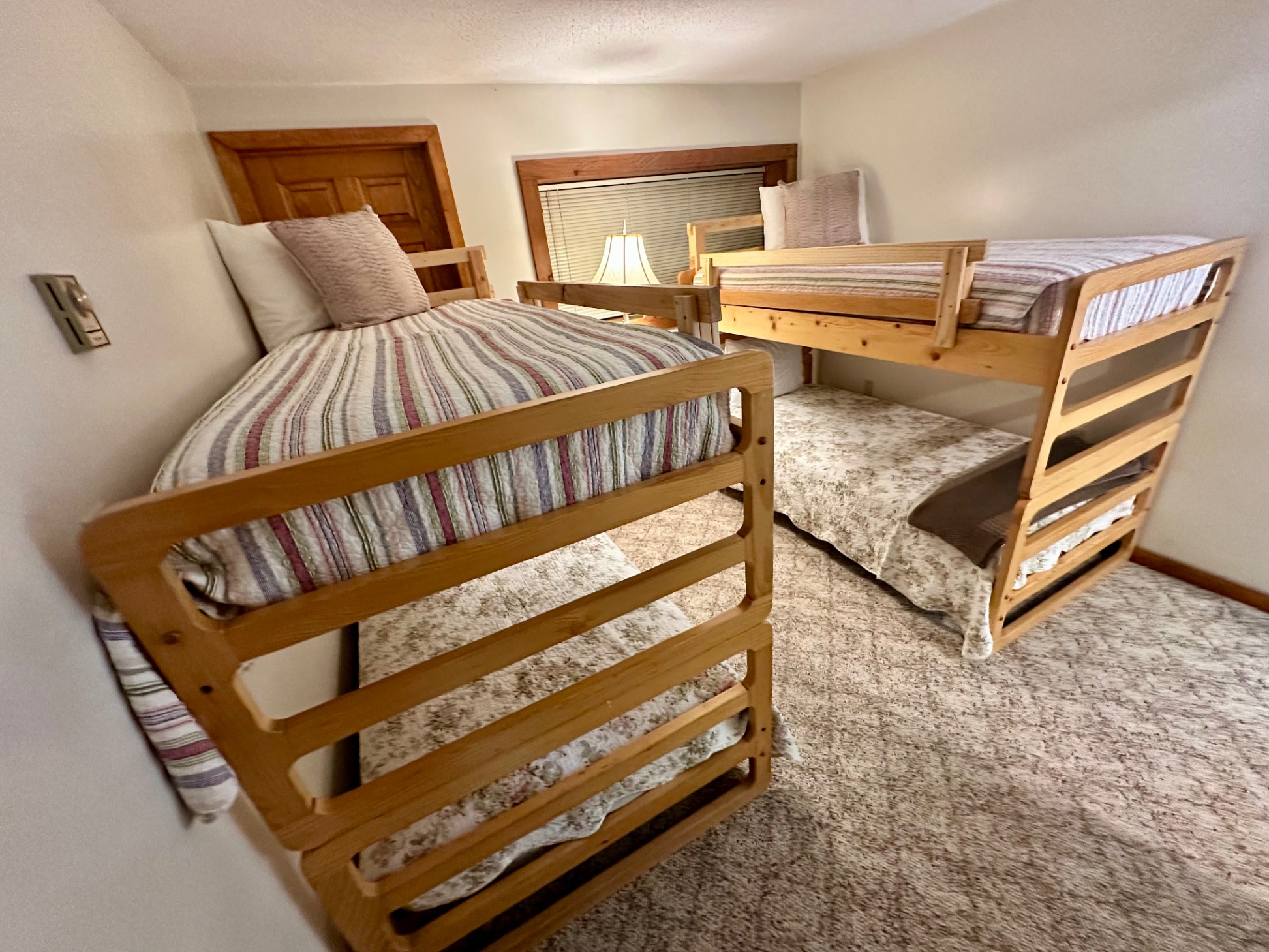 Leaf Peepers! Unite here!  - Lincoln