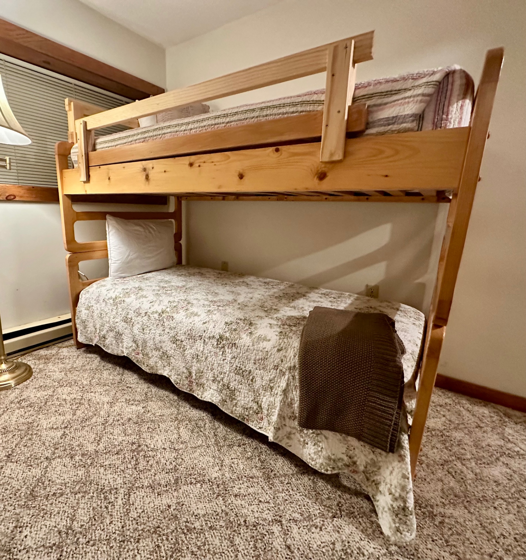 Leaf Peepers! Unite here!  - Lincoln