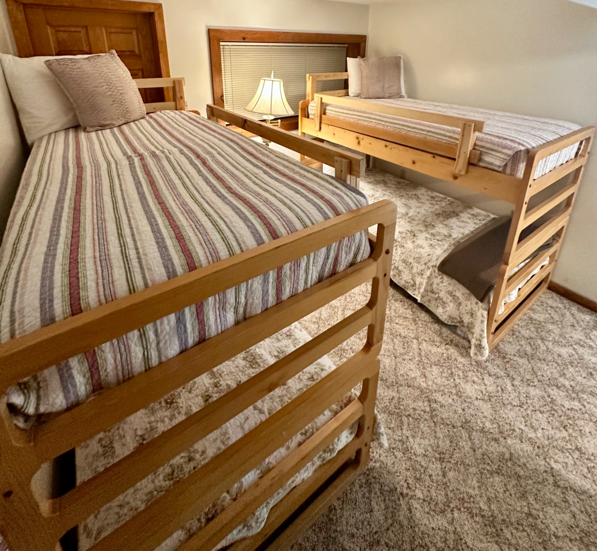 Leaf Peepers! Unite here!  - Lincoln