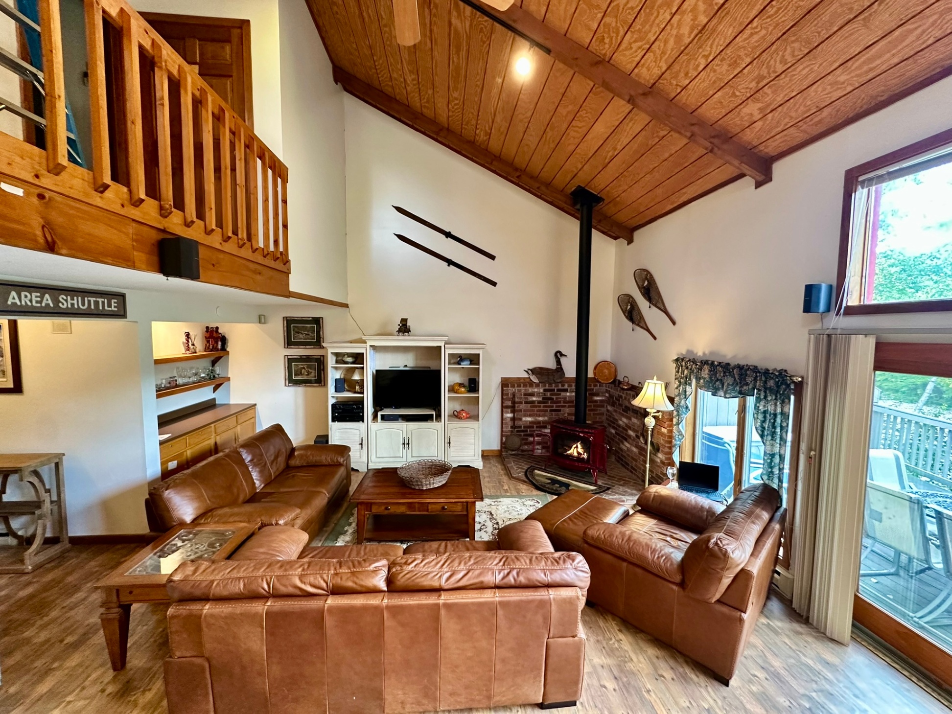 Leaf Peepers! Unite here!  - Lincoln