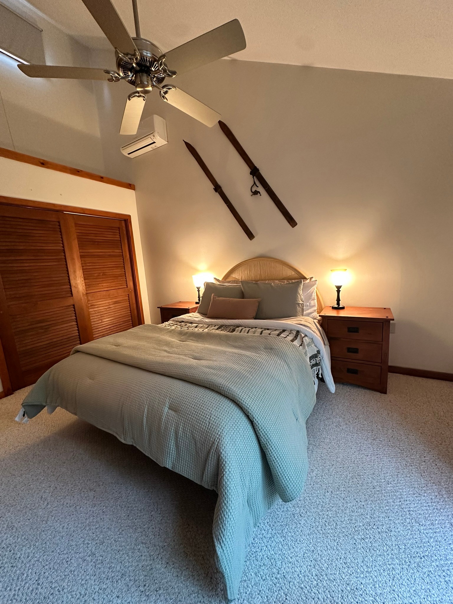 Top Floor Queen Bedroom