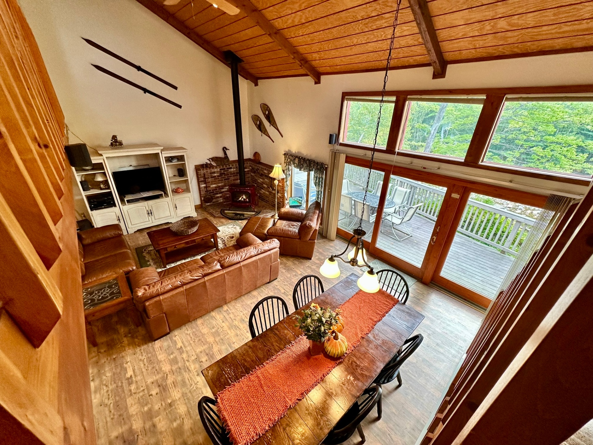 Leaf Peepers! Unite here!  - Lincoln