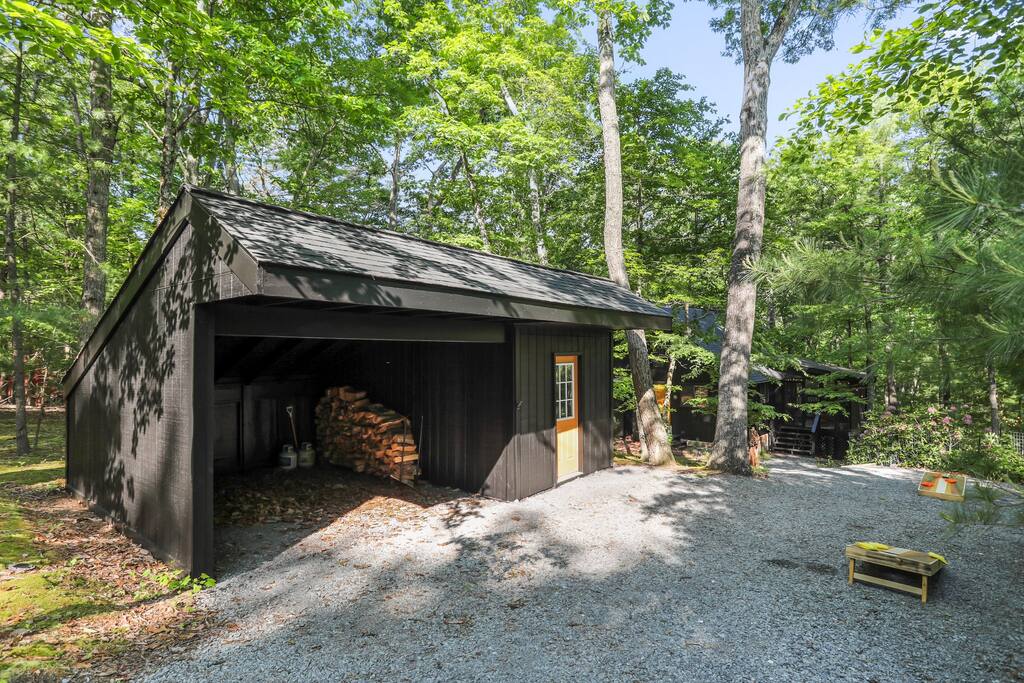 MID-CENTURY MODERN A-FRAME W/ HOT TUB & FIRE PIT!