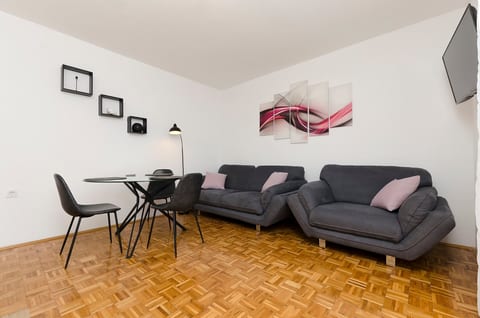 Apartments and Rooms Jengic - Unit 371141-13