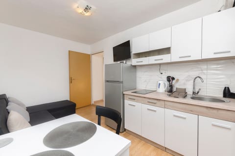 Apartments and Rooms Jengic - Unit 371142-13