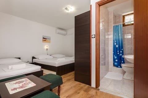 Apartments and Rooms Jengic - Unit 371143-13