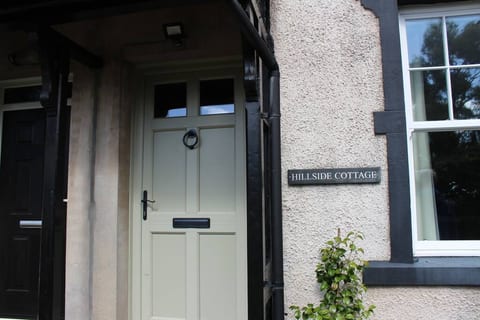 Three Bedroom Cottage in Eskdale Green. Sleeps 6/7