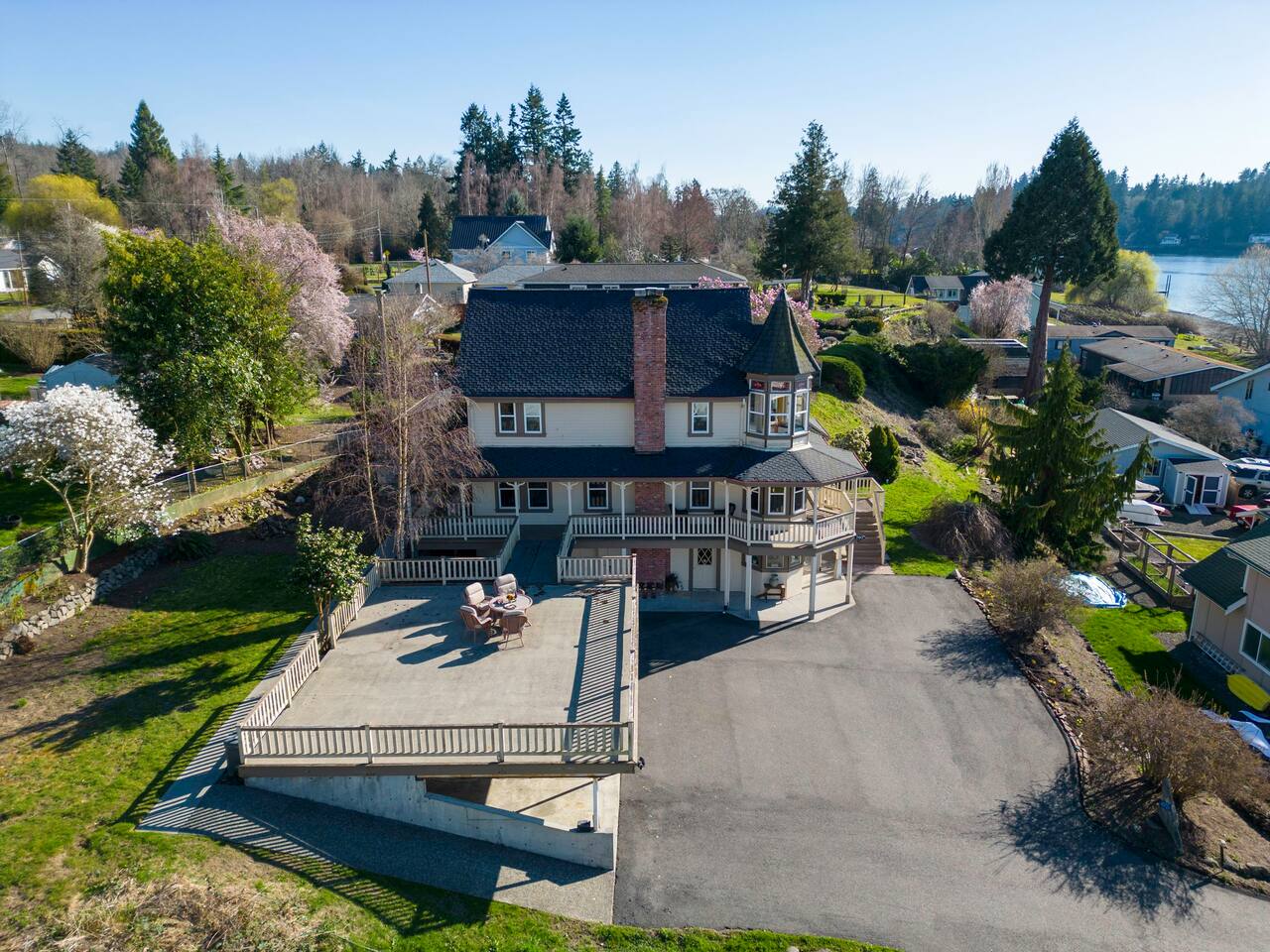 The Carmichael Luxury Vacation Rental Bremerton