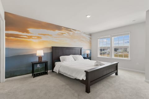 2 Luray Townhomes Near Caverns | Sleeps 16 Guests
