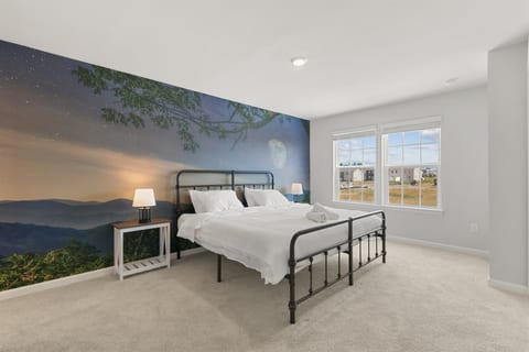 2 Luray Townhomes Near Caverns | Sleeps 16 Guests