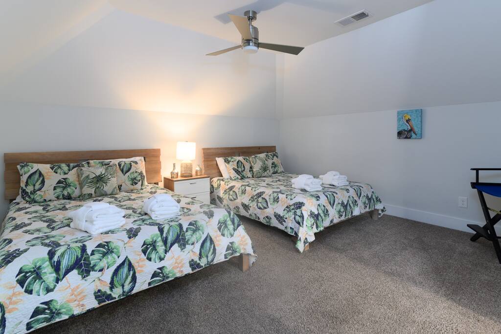 Bedroom 5 Top Floor - Spa/Fully Screened Heated Pool/Elevator/Fenced-79 - Hilton Head Island