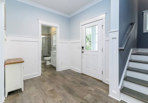 Entryway 2nd Floor
