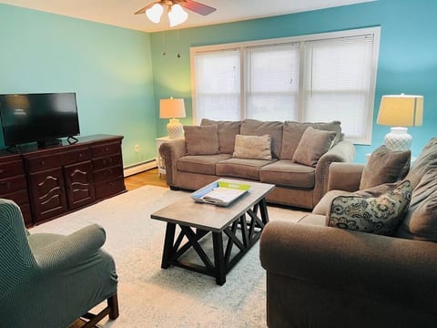CountrySide close to Amherst, UMass and Noho!