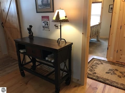 Cozy custom cabin in Bellaire, Michigan