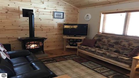 Cozy custom cabin in Bellaire, Michigan