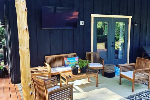 Stomps & Company River Home 5 acres in Athens, GA