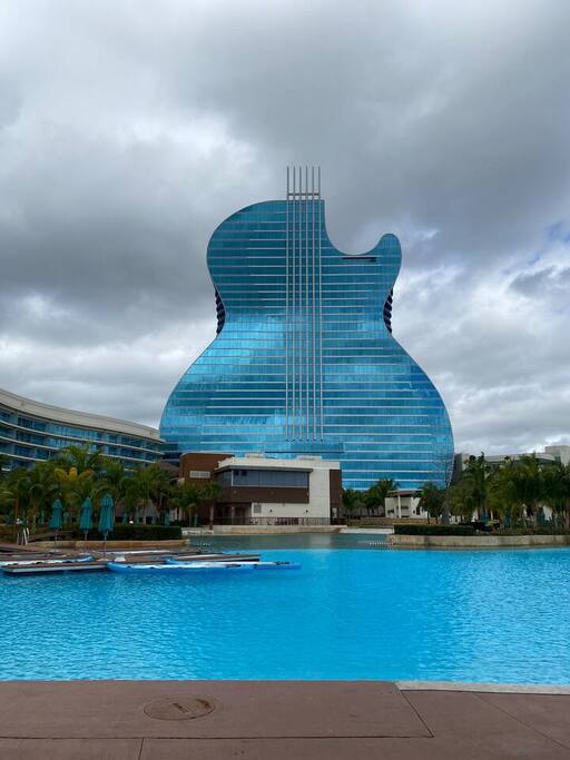 Guitar Hotel