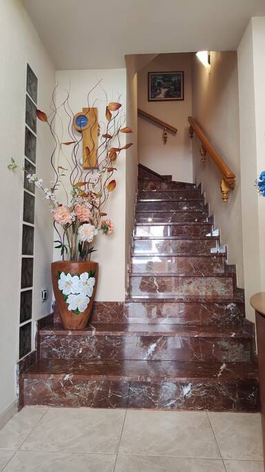 Townhouse. Air conditioned. 100 mt from the sea
