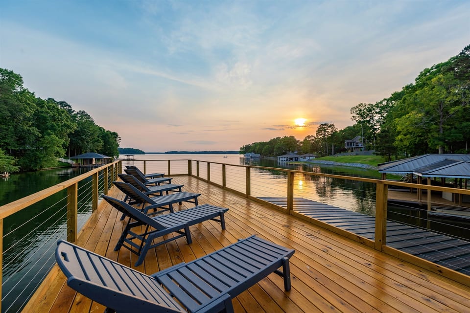 Gorgeous Sunset Views From the Upper Deck!