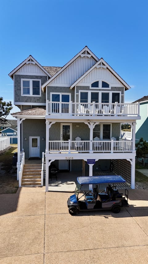 Front of Home Facing the Beach! Golf Cart Included