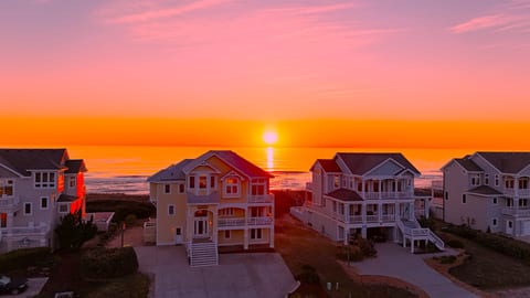 Relax and Watch The Most Phenomenal Sunrise & Sunset Without Leaving The Living Room
