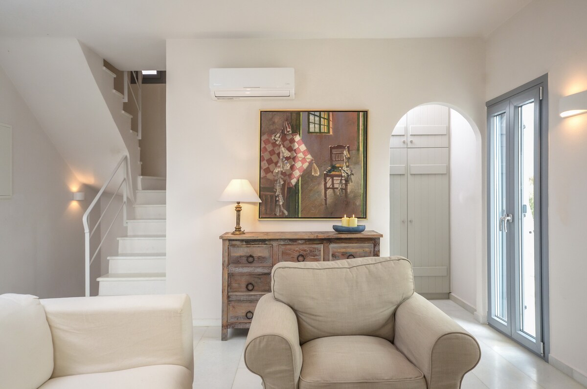 Seaside Naxos : 4BDR Villa Aphrodite @ Plaka Beach image 4 Villa Aphrodite