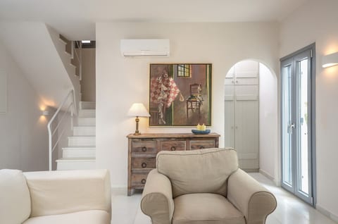 Seaside Naxos : 4BDR Villa Aphrodite @ Plaka Beach image 4