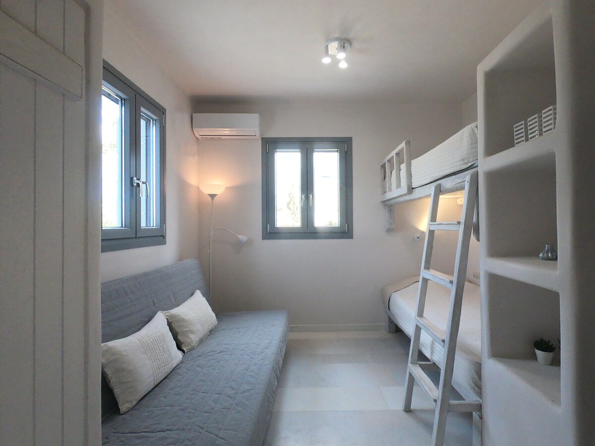 Seaside Naxos : 4BDR Villa Aphrodite @ Plaka Beach image 36
