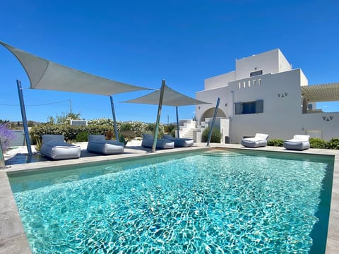 Seaside Naxos : 4BDR Villa Aphrodite @ Plaka Beach image 1