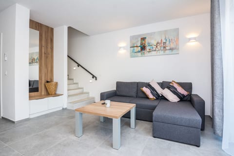 Apartment Spanic 2 - Unit 371119-13
