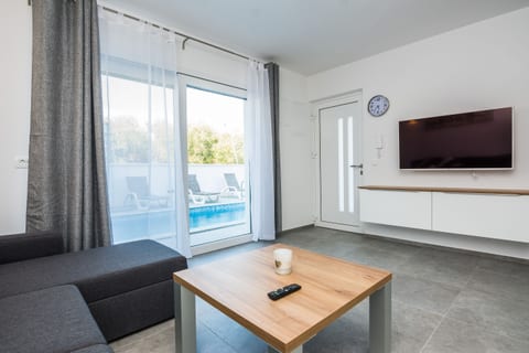 Apartment Spanic 2 - Unit 371119-13