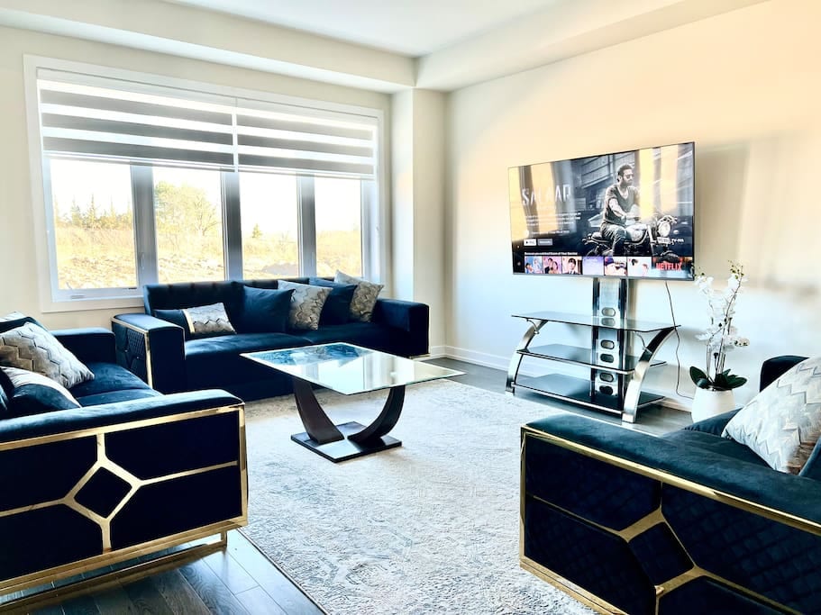 Modern 4-Bedroom Residence - Caledonia