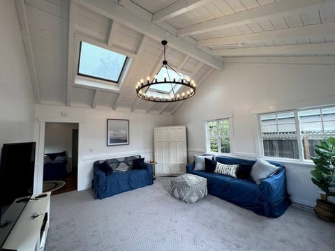 Neptune's House, sleeps 6, extra large family room