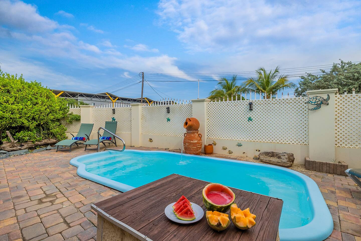 Poolside perfection! Lounge with a refreshing drink or take a dip in the inviting water under the Aruba sun. Walk 2 Eagle Beach, Bars, Food, Casino! CasAmigos