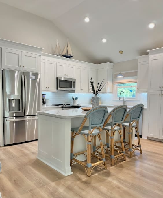Brand new, well-equipped kitchen