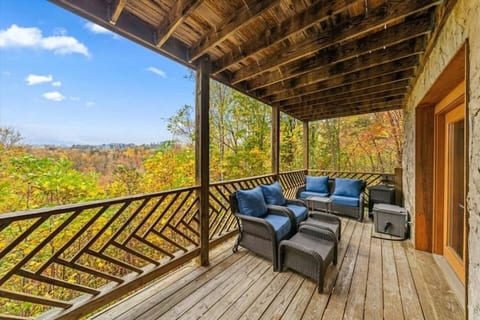 "Smoky Banjo Cabin" Epic Views & Total Privacy