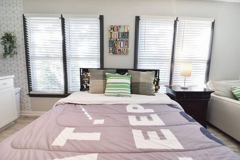 Sweet 1BR 1BA 5 min to lake 20 min to downtown CLT