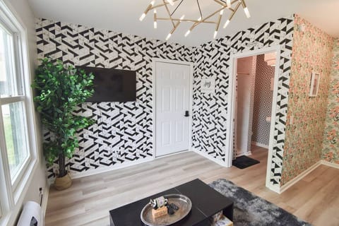Charlotte tiny Home getaway 5 min to lake Wylie