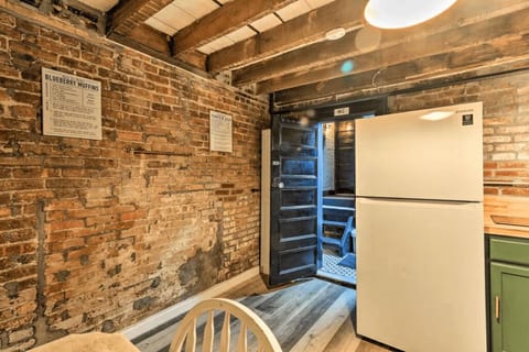 Legal historic home 7 min train to NYC with yard