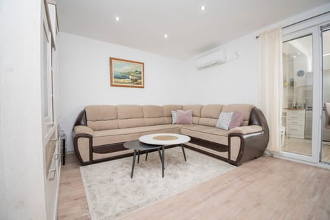 Apartment Filipovic - Unit 371196-13