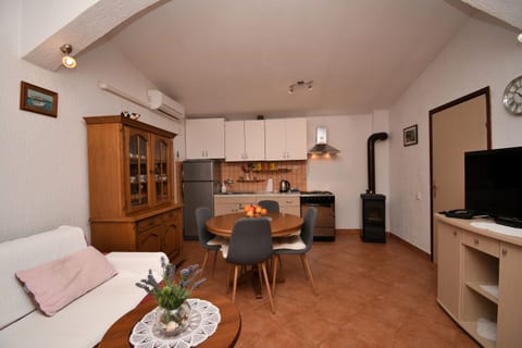 House Angelina - Unit 371233-13