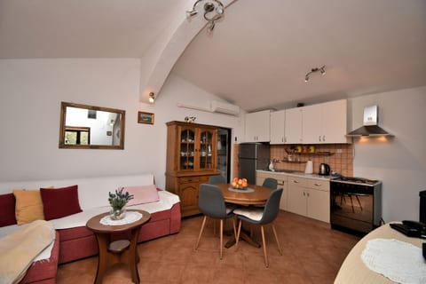 House Angelina - Unit 371233-13