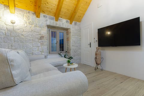 House Marijeta and  Tonka - Unit 371237-13