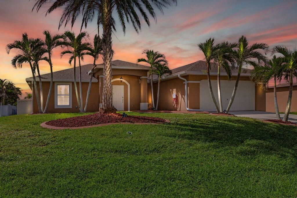 In the heart of the Pelican Neighborhood surrounded by palm trees and gulf breezes.  Amazing sunsets comes as part of the package.

Book Now and Enjoy!  Pelican & Palm Premium Stays - Pelican & Palm: Premium Stay in a Prime Location. - Cape Coral