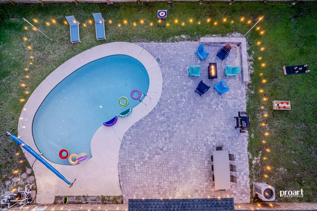 Pool & Fire Pit - 5 mi to Okaloosa Island Beaches