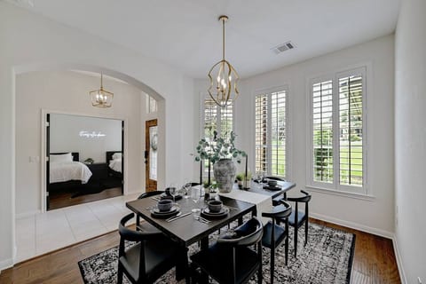 Dining Room with seating for 8.