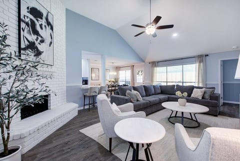 Home Perfect for Groups | Hot Tub & Sauna!